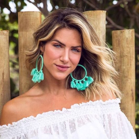 Giovanna Ewbank esbanjando estilo com brinco tassel